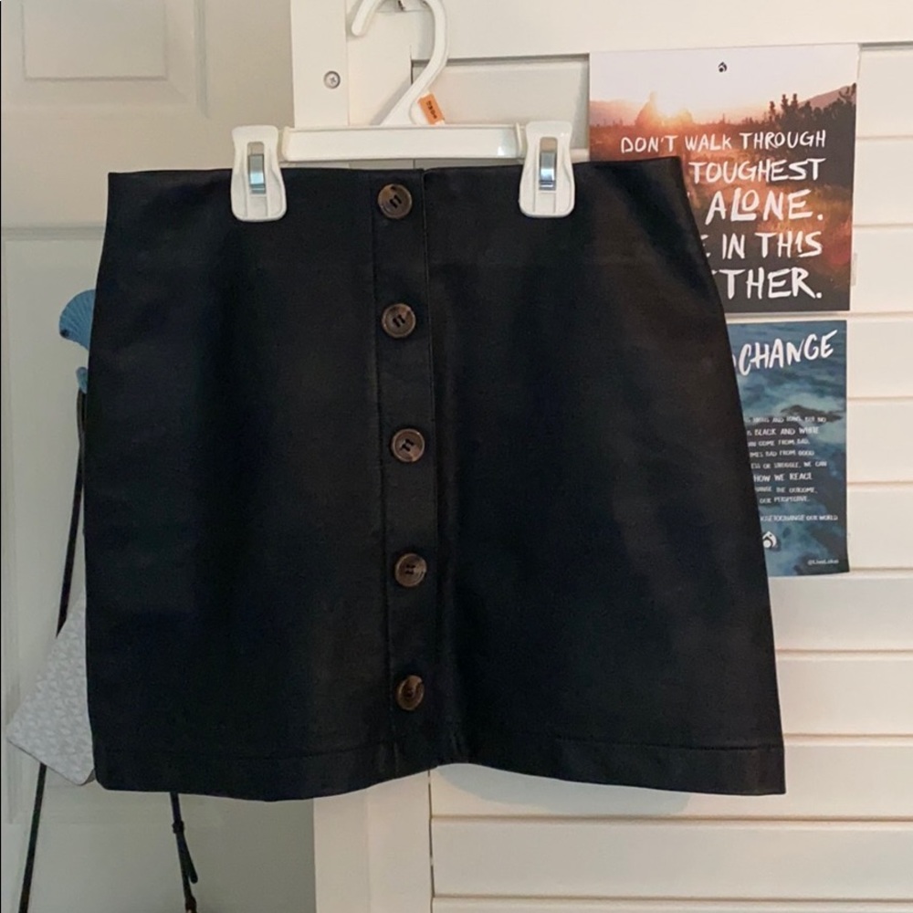 ✨4 for $25✨ Forever 21 raincoat skirt